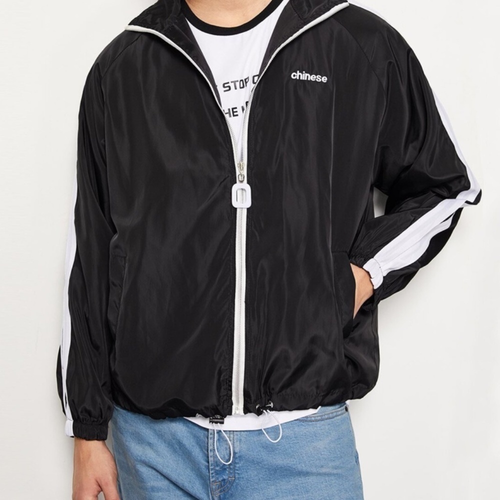 NWOT JACKET BLACK  AND WHITE windbreaker